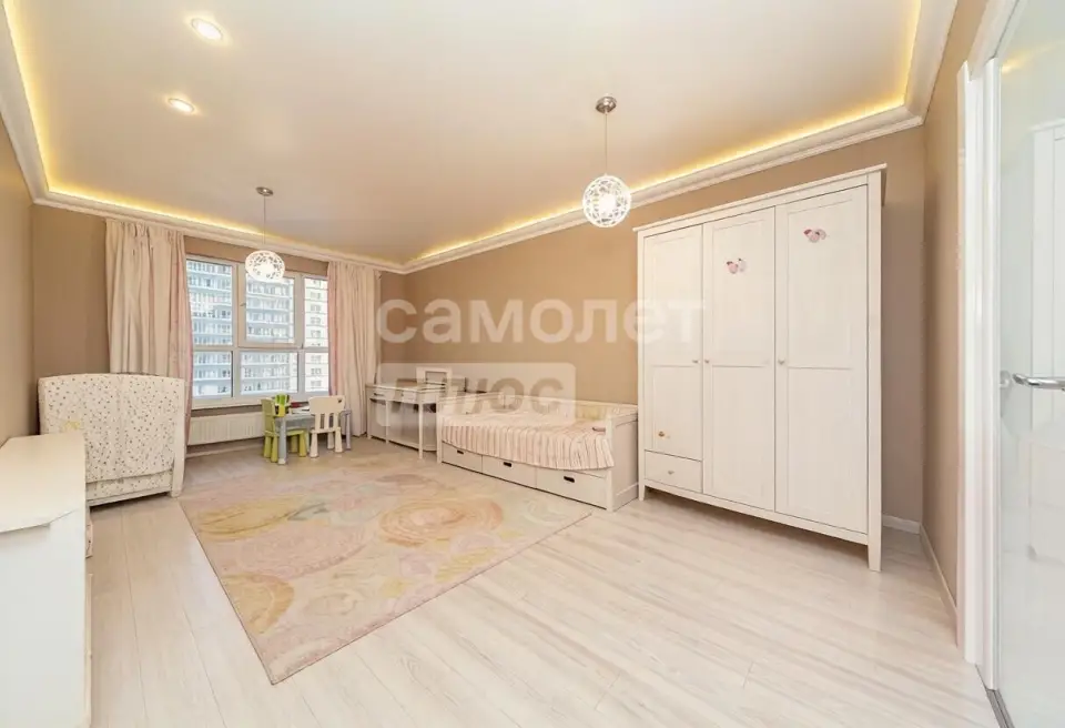 3-комн. квартира 135,3 м²